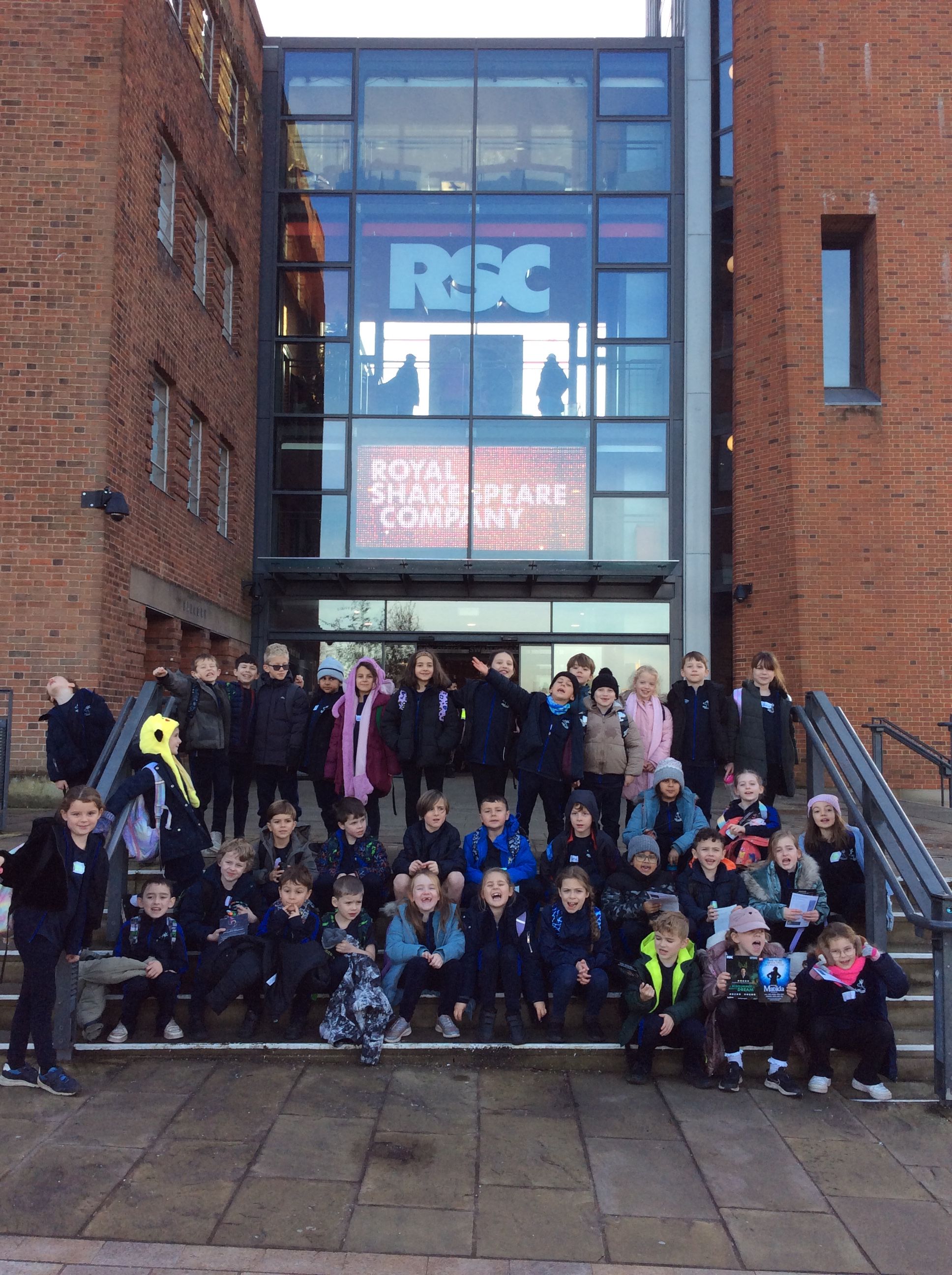 Y3 visit to RSC theatre in Stratford-upon-Avon, supporting their speaking and listening learning.